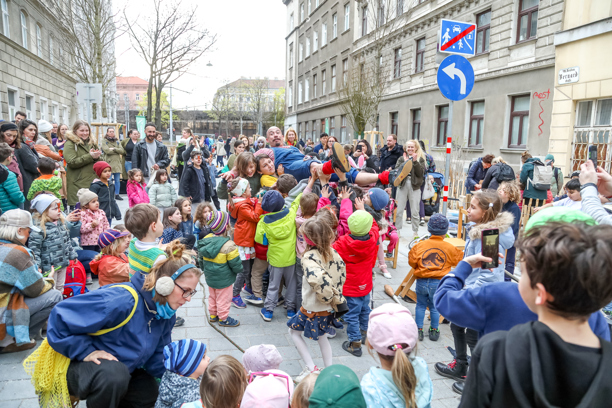 Ostereier suchen in der Bernardgasse